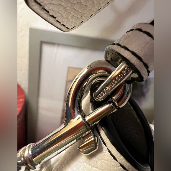 Marc Jacobs Empire City Hobo double strap Pebble Leather Porcelain Shoulder Bag - Picture 10 of 15